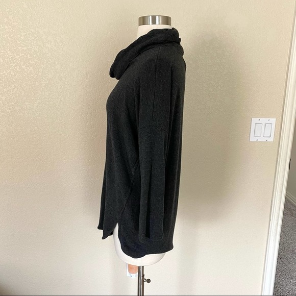 LOU & GREY Cowl Neck Lightweight Knit Top Size Small - Picture 4 of 9